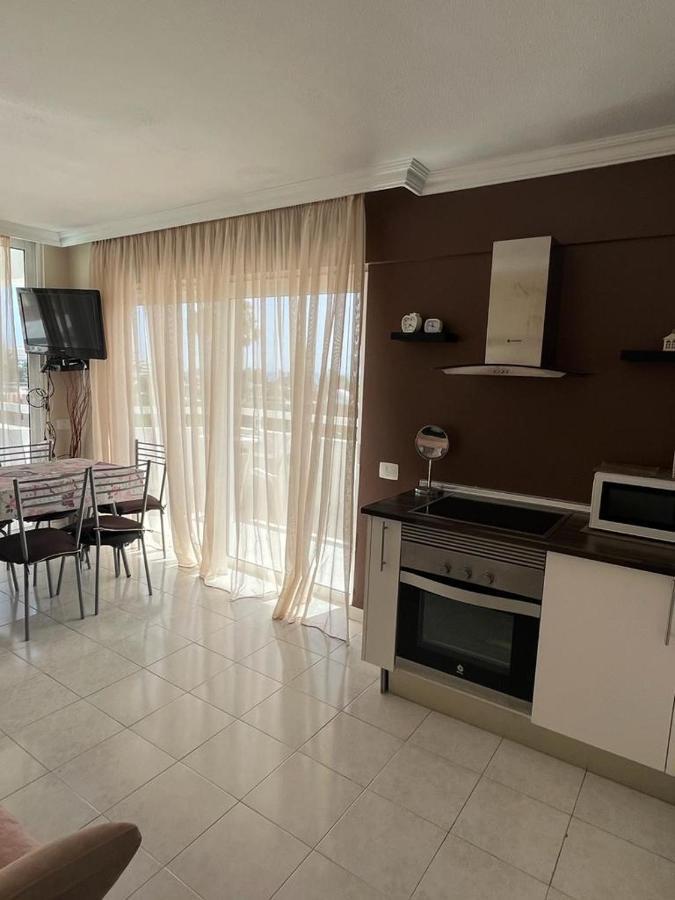 Cozy Apartment Near The Beach Playa de las Americas  Eksteriør bilde